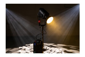 Đèn quay phim Aputure LS 600x Pro